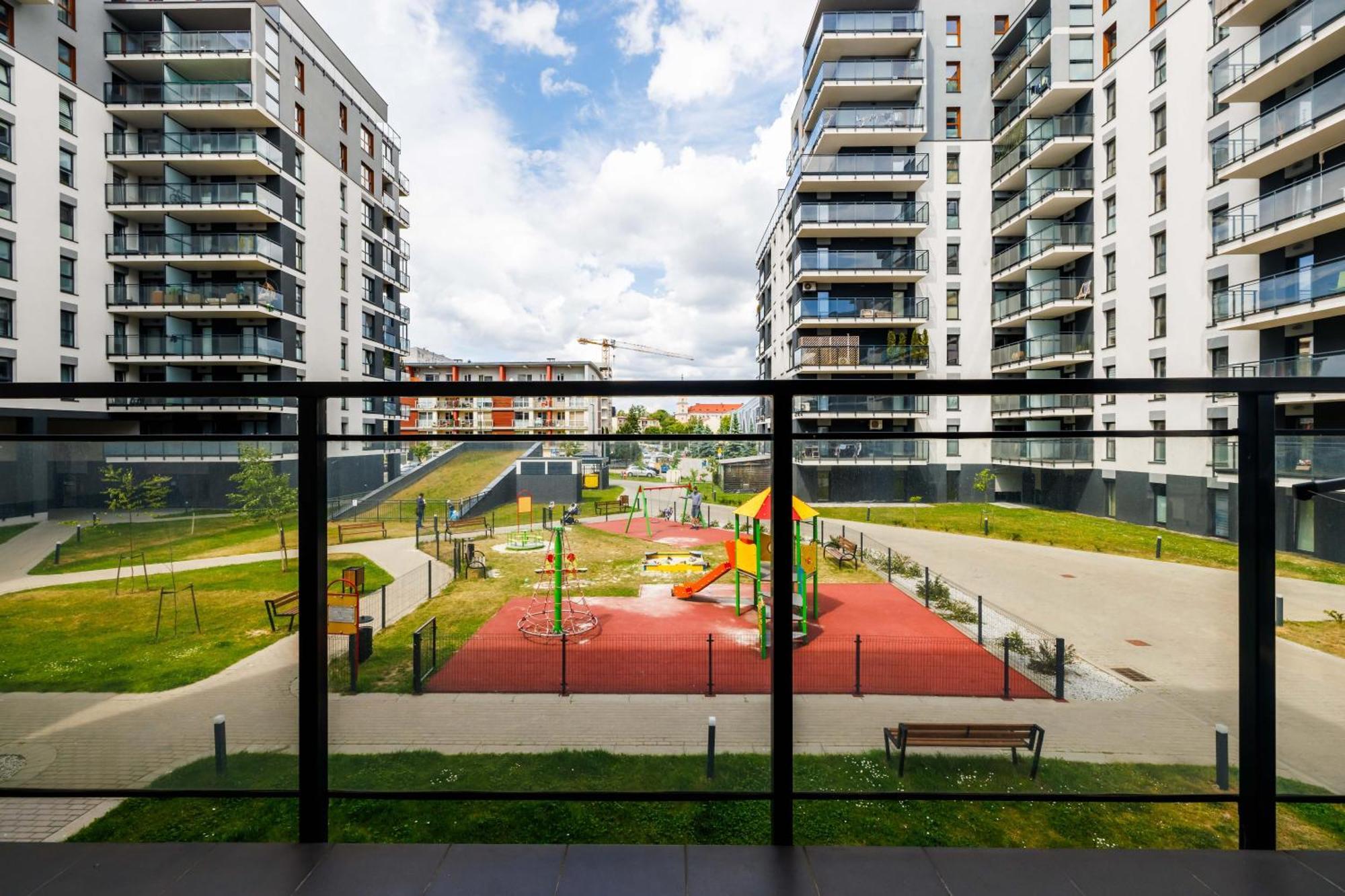 Luxury Apartment With Spa Bath- City Centre, Free Parking Rzeszow Exterior photo
